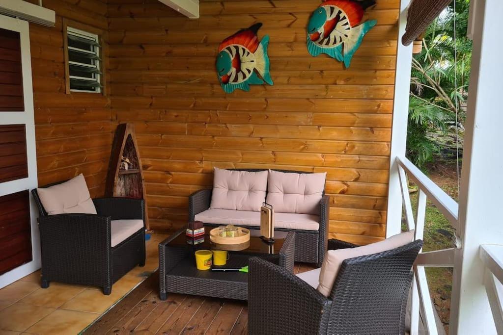 Grand Bungalow Avec Piscine Et Vue Mer Bouillante Exterior foto